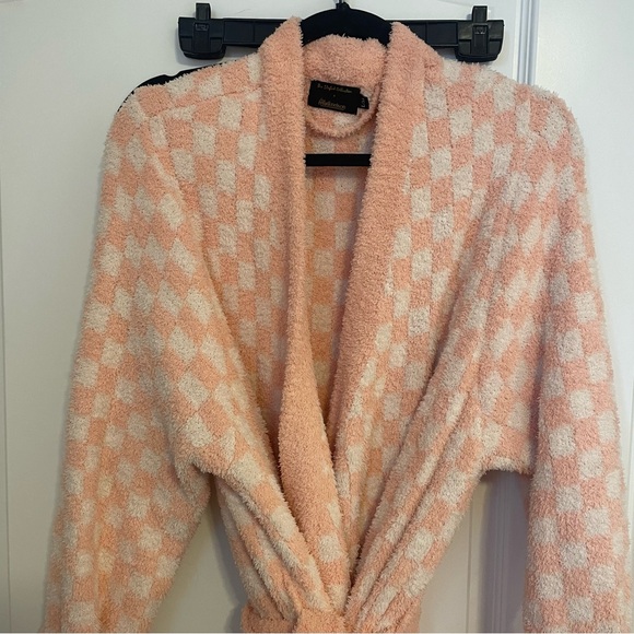 Plush Checkered Robe - Picture 5 of 5